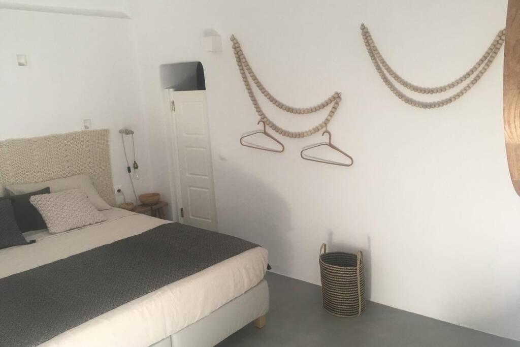 Santorini Folia Cave House With Jacuzzi Βίλα Πύργος Εξωτερικό φωτογραφία