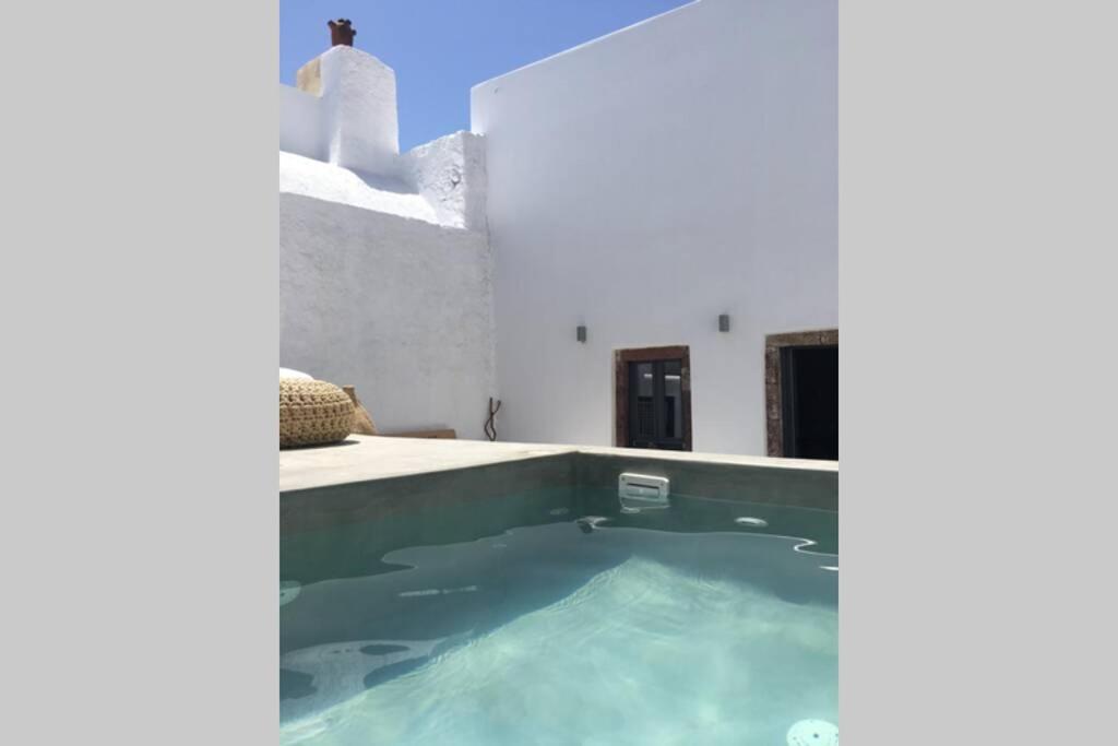 Santorini Folia Cave House With Jacuzzi Βίλα Πύργος Εξωτερικό φωτογραφία